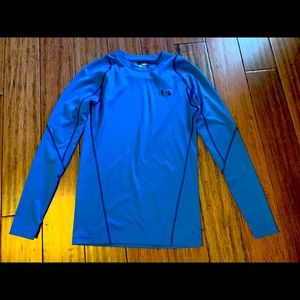Under Armour fitted cold gear warm weather running shirt. Hardly used. Very nice